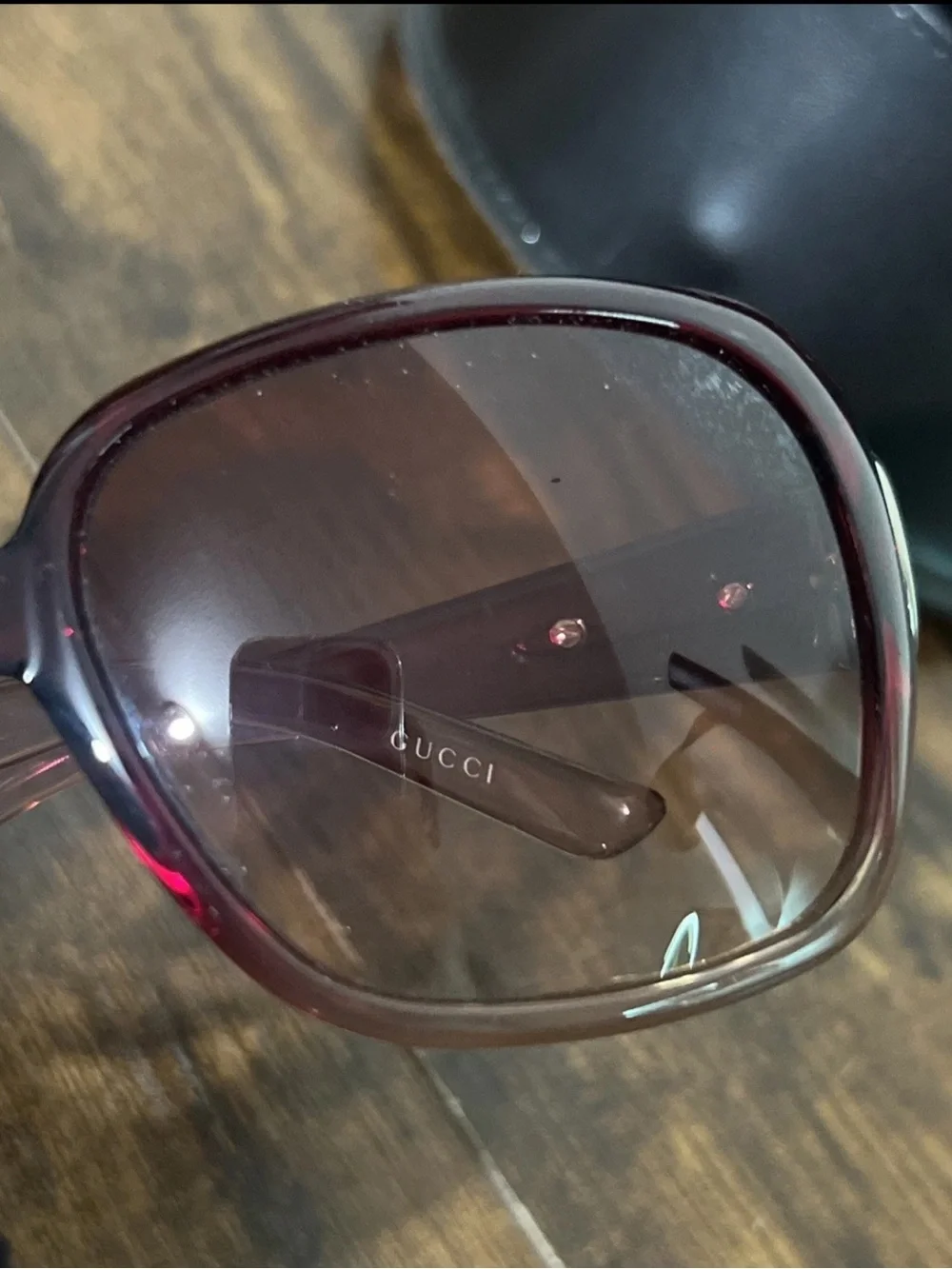 Gucci sleek sunglasses